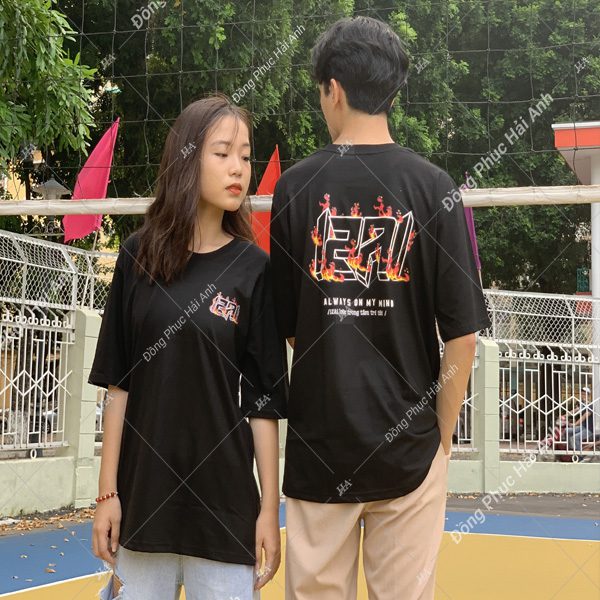 Mẫu áo lớp oversize cổ tròn màu đen 12A1