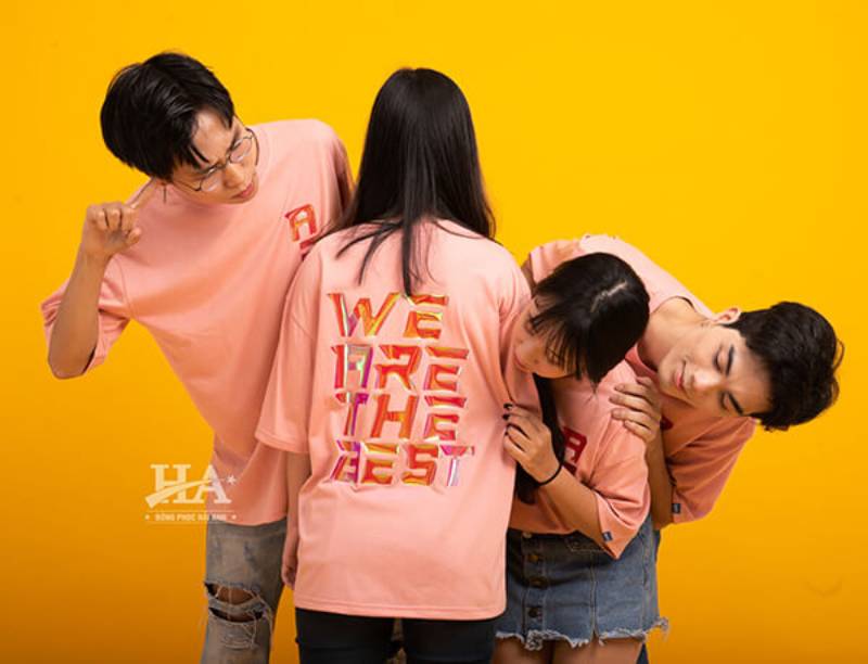 Áo lớp Hologram sử dụng chất liệu cotton 100% cao cấp