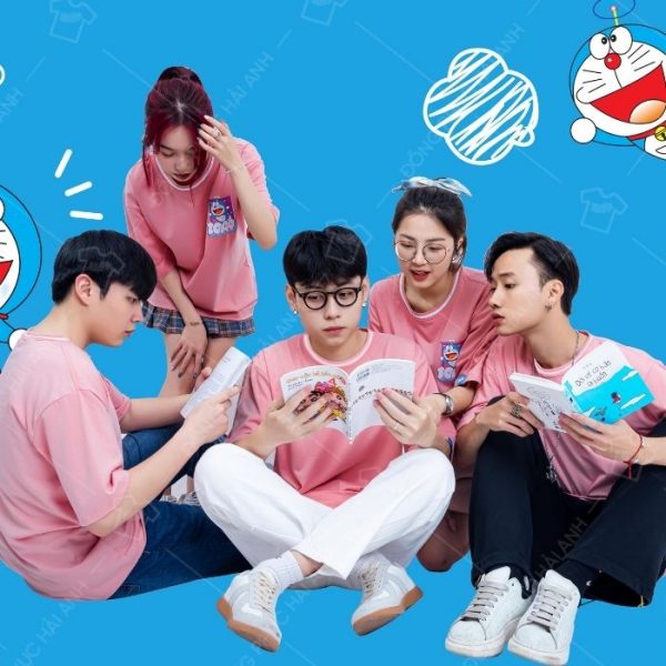 Áo lớp Simple Love Doraemon màu hồng mix với đa dạng trang phục