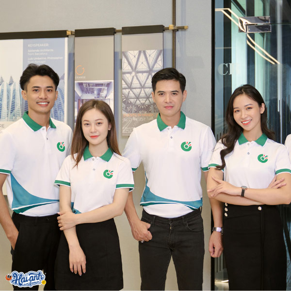 Hải Anh Uniform sử dụng gam màu trắng pha phối ấn tượng hài hòa giữa 3 tông màu chủ đạo của thương hiệu mang đậm tính cá nhân hóa, bản sắc và giá trị của thương hiệu Cốc Cốc