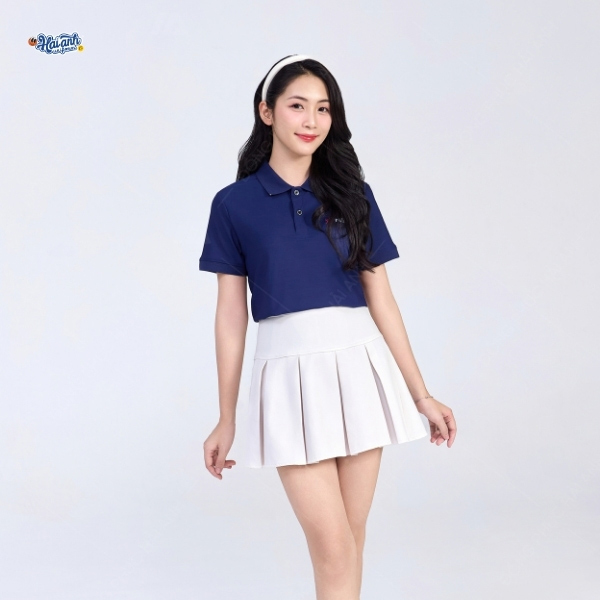Với tông xanh than chủ đạo, áo mang lại cảm giác tinh tế và thanh lịch