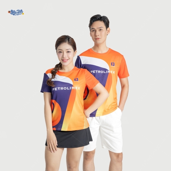 Pha phối các màu của áo độc đáo và cuốn hút