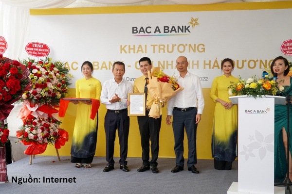 Mẫu áo dài đồng phục Bắc Á thiết kế thanh lịch và hiện đại
