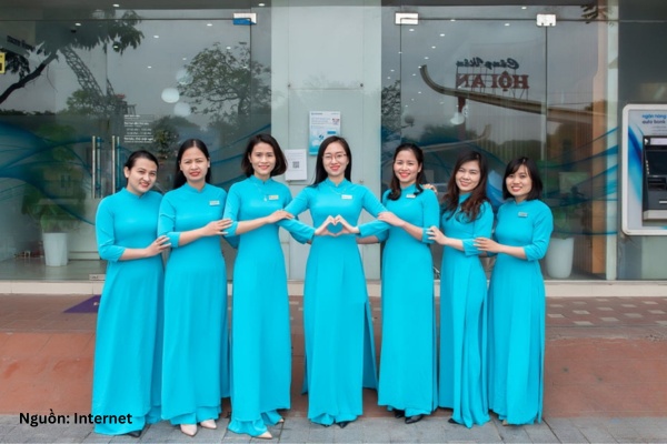 Mẫu áo dài đồng phục MBV thanh lịch, sang trọng