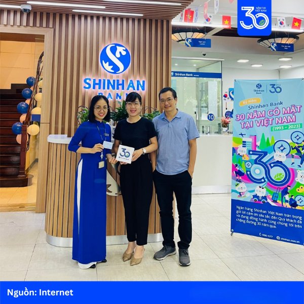 Đồng phục áo dài cho nhân viên nữ Shinhan Bank
