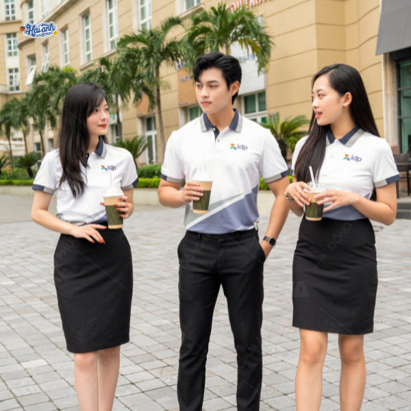Áo polo được làm từ chất liệu Aircool thoáng mát, nhẹ và bền bỉ.