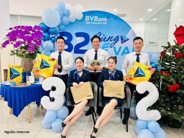 Mẫu sơ mi đồng phục ngân hàng Bản Việt thanh lịch, sang trọng