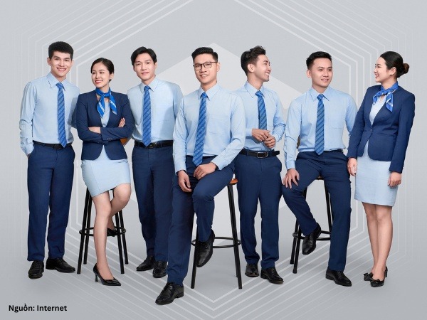 Đồng phục áo sơ mi Vietbank phong cách lịch sự và hiện đại