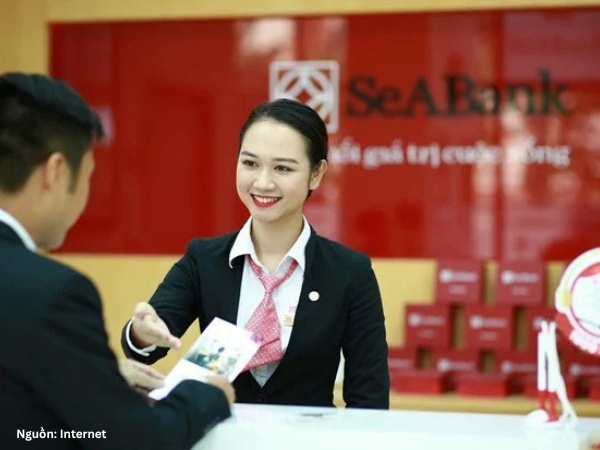 Đồng phục vest tạo vẻ ngoài thanh lịch, chuyên nghiệp cho nhân viên Seabank