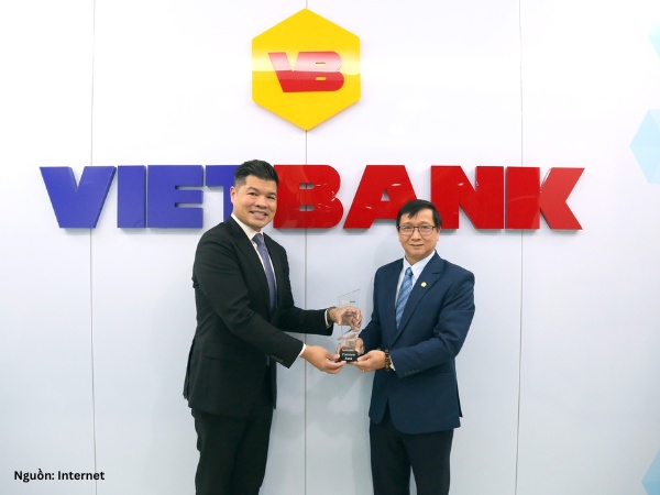 Đồng phục vest nam Vietbank - lịch lãm, thể hiện phong cách đẳng cấp