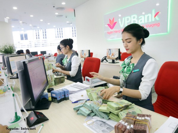 Mẫu áo gile đồng phục ngân hàng VPBank ấn tượng