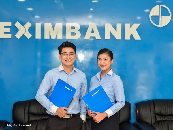 Thiết kế sơ mi đồng phục ngân hàng màu xanh dương hiện tại của Eximbank