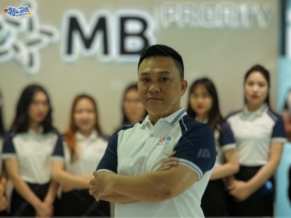 Feedback của MBBank về mẫu áo polo mới do Hải Anh thiết kế