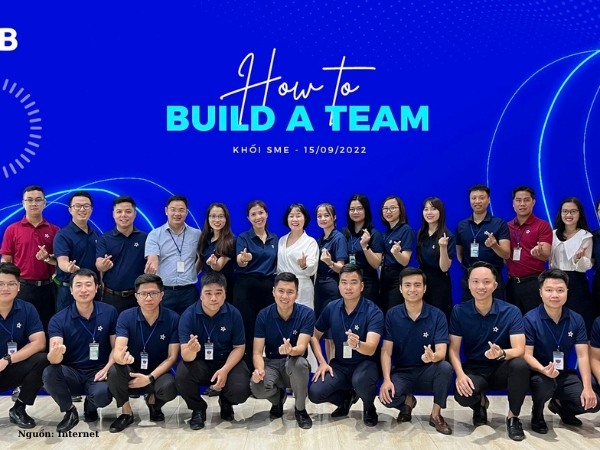 MB Bank lựa chọn phong cách tối giản cho áo polo đồng phục
