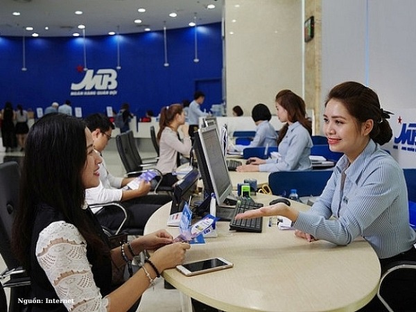 Sơ mi đồng phục ngân hàng quân đội họa tiết kẻ sọc thanh lịch