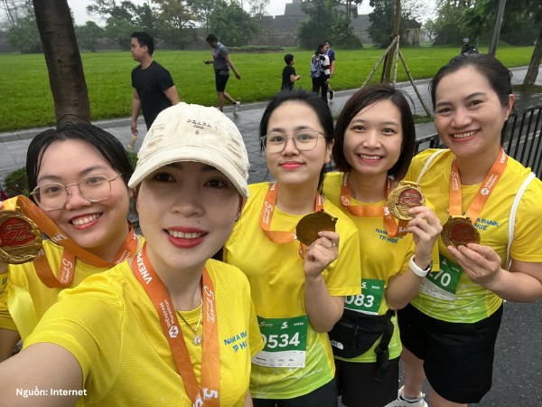 Mẫu áo thun cổ tròn cho giải chạy, sự kiện, teambuilding