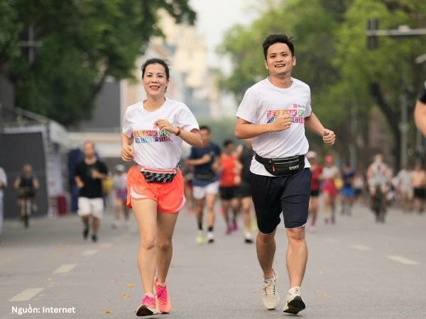 Mẫu áo thun cổ tròn team building Seabank hiện tại