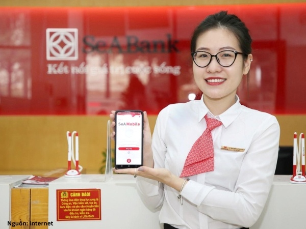 Mẫu sơ mi đồng phục hiện tại của ngân hàng Seabank thanh lịch