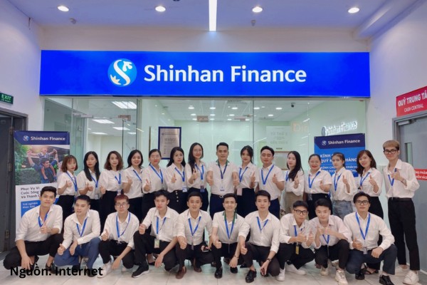 Mẫu áo sơ mi đồng phục ngân hàng Shinhan Bank hiện tại