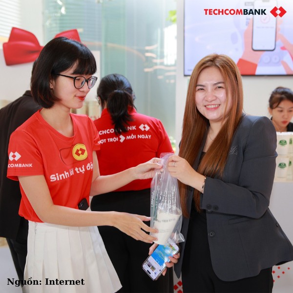 Đặc điểm chung trong thiết kế đồng phục của ngân hàng Techcombank