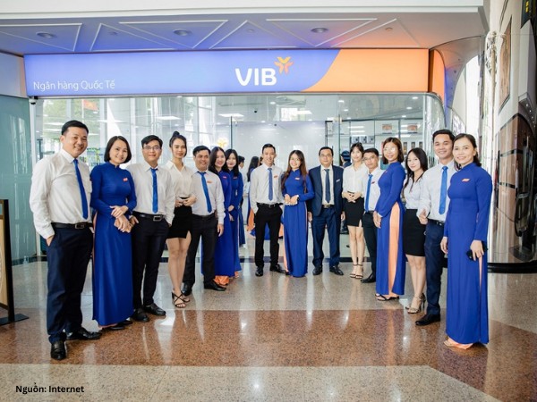 Áo dài đồng thanh lịch, duyên dáng dành cho nhân viên nữ VIB