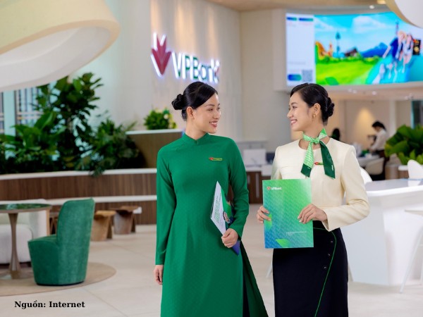 Mẫu áo dài đồng phục ngân hàng VPBank thanh lịch, chỉn chu