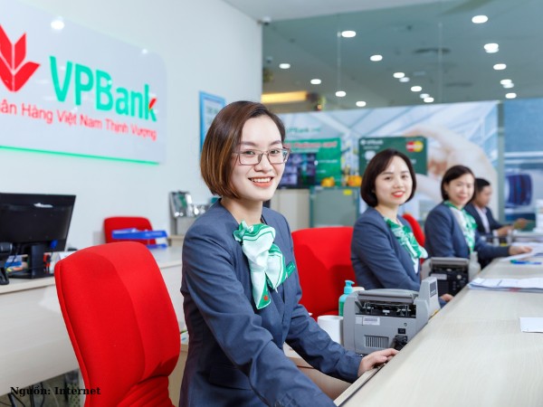 Thiết kế đồng phục vest tay dài của ngân hàng VPBank sang trọng, chuyên nghiệp
