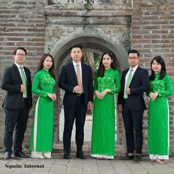 Mẫu áo dài đồng phục Vietcombank thanh lịch, trang nhã