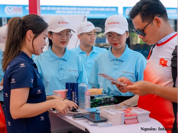 Áo polo đồng phục sự kiện tông màu xanh thanh lịch