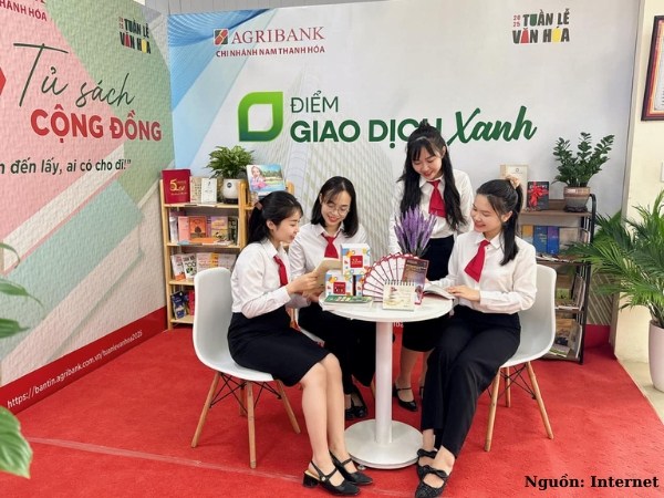 Mẫu áo sơ mi đồng phục ngân hàng Agribank hiện tại