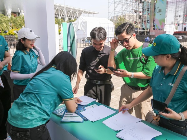 Áo polo BIDV được thiết kế theo kiểu cổ điển