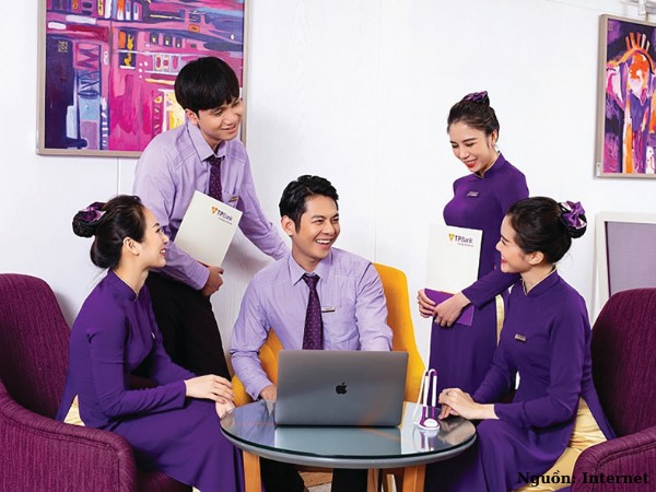 Phụ kiện đi kèm đồng phục công sở của ngân hàng TPBank