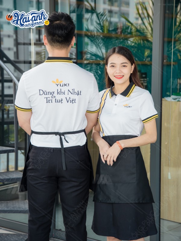 Mẫu tạp dề dáng ngắn màu đen chuyên nghiệp cho nhân viên chạy bàn