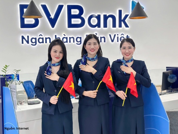Đồng phục của Bản Việt Bank giúp nâng cao uy tín thương hiệu