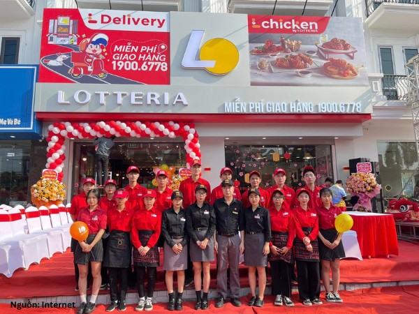 Đồng phục nhà hàng Lotteria giúp thương hiệu tạo ấn tượng với khách hàng