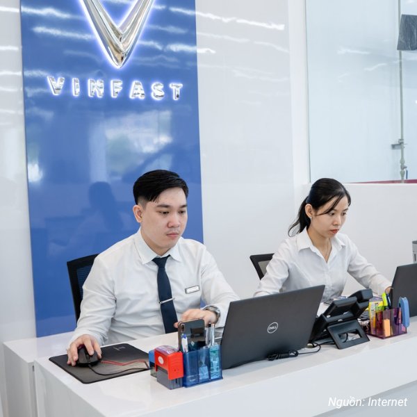Sơ mi đồng phục nhân viên Vinfast thanh lịch