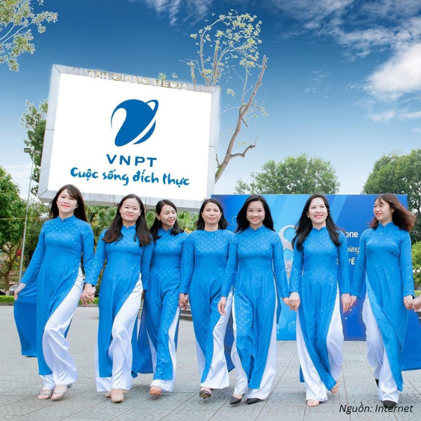 Mẫu áo dài đồng phục VNPT màu xanh dương dịu mắt