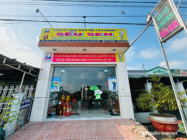 Áo đồng phục tại Xưởng may Sếu Sen được thiết kế đa dạng, đáp ứng nhiều yêu cầu