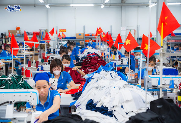 Xưởng may đồng phục quy mô lớn tại Hà Nội của Hải Anh