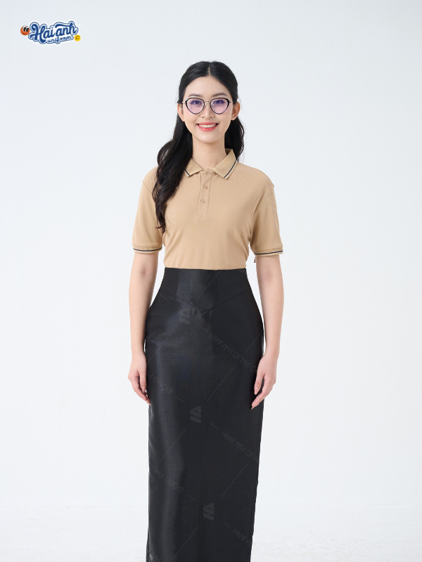 Đặc trưng trong thiết kế đồng phục màu be trơn kiểu polo