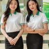 Mẫu đồng phục công ty màu trắng gạo phối xanh lá