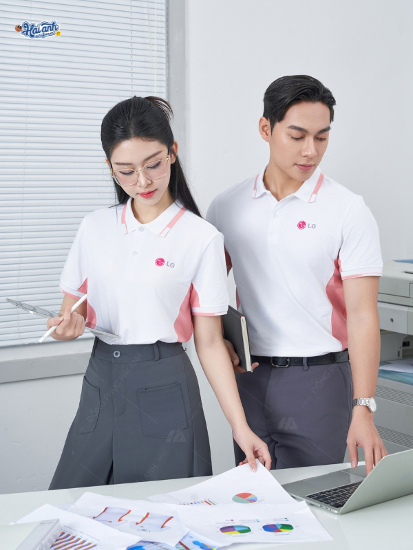 Điểm nổi bật và ứng dụng của đồng phục công ty màu trắng gạo phối lòng tôm LG
