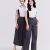 Mẫu áo đồng phục công ty Vinfast màu trắng gạo