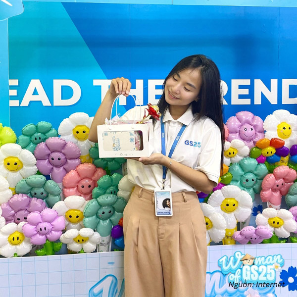 Áo polo trắng trẻ trung dễ phối, làm nổi bật hình ảnh thương hiệu GS25