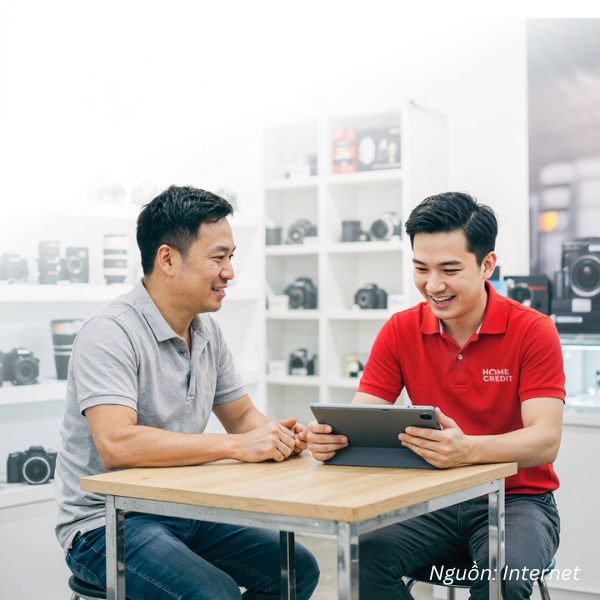 Polo đồng phục nhân viên Home Credit thiết kế chuyên nghiệp, hiện đại