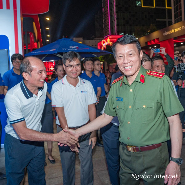 Đồng phục áo polo chỉn chu, sẵn sàng cho mọi môi trường giao tiếp