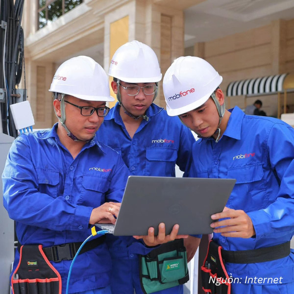 Đồng phục bảo hộ – hình ảnh gắn liền với kỹ thuật viên MobiFone