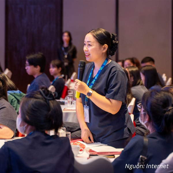 Thiết kế áo thun đồng phục nhân viên Pharmacity hiện đại, thanh lịch
