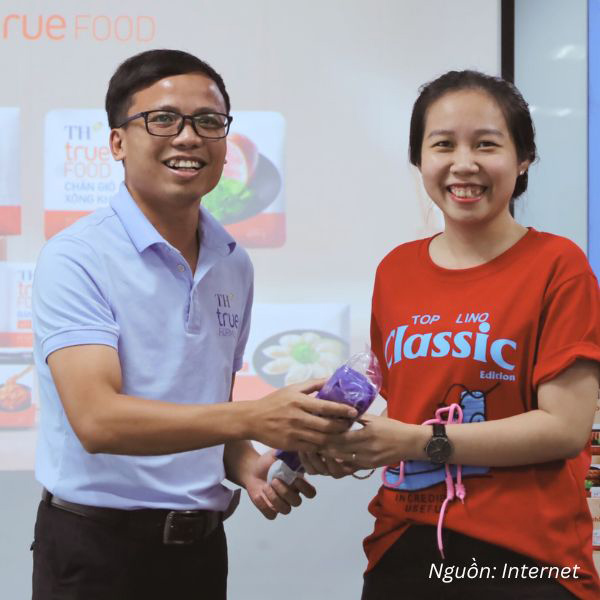 Thiết kế dáng polo cổ bẻ tay ngắn tôn dáng người mặc