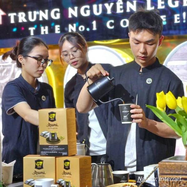 Mẫu áo cổ tàu Trung Nguyên Legend chuyên nghiệp, lịch sự